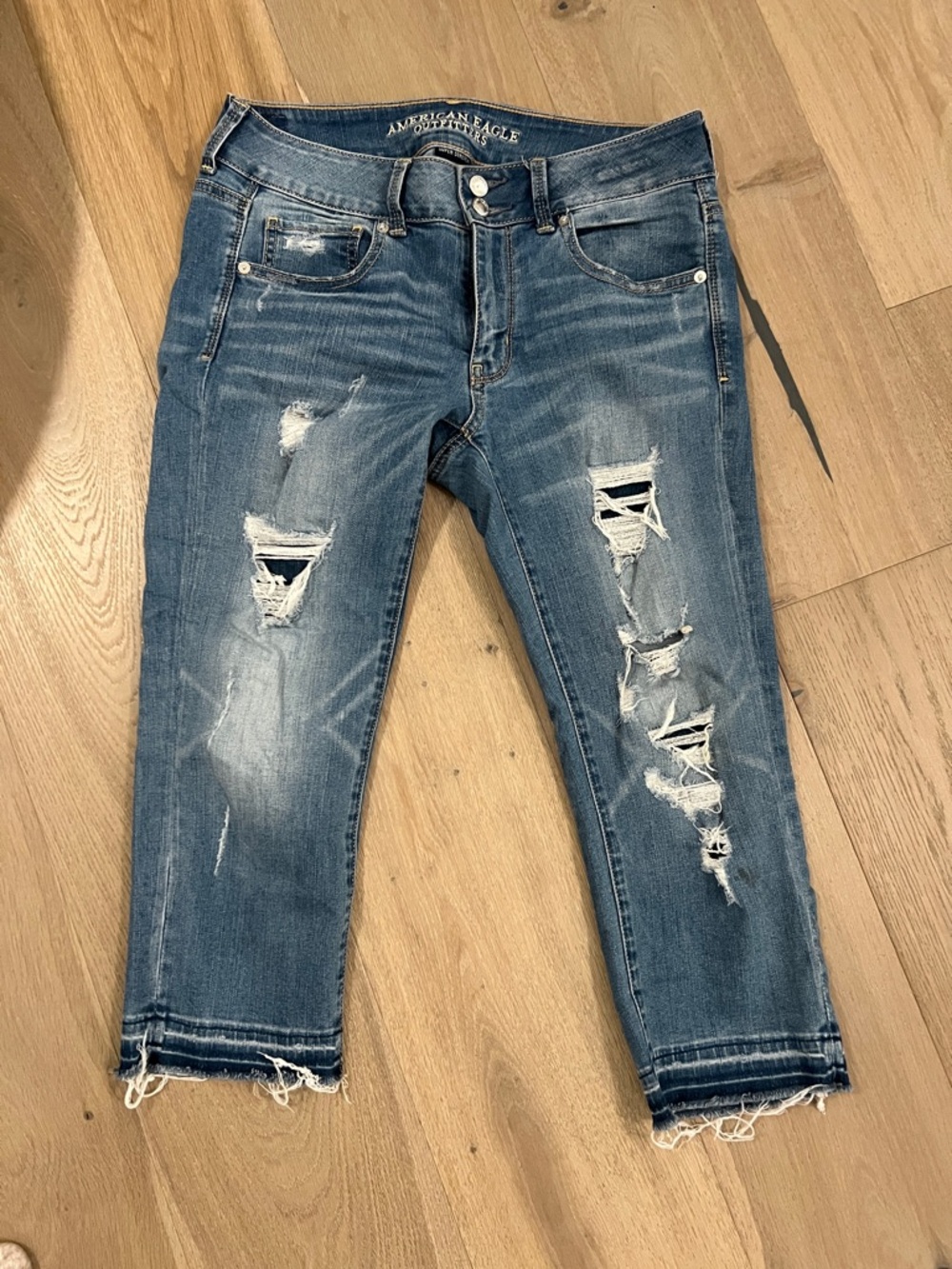 American Eagle Outfitters Frayed Hem Distressed Cropped Jeans - Blue